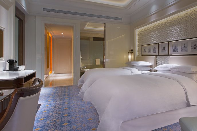 Imagen de la habitación del Hotel Sheraton Grand Wuhan Hankou. Foto 14