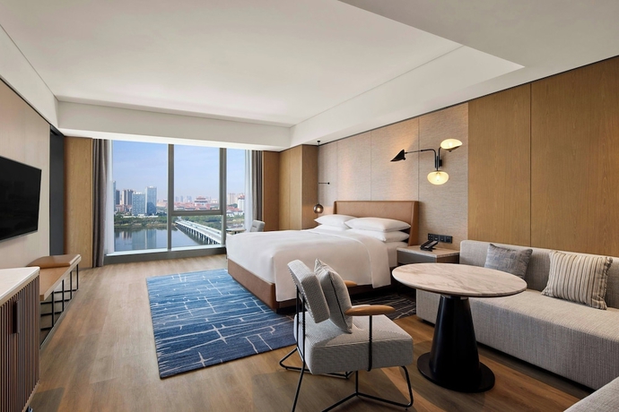 Imagen de la habitación del Hotel Sheraton Grand Xiamen Jimei. Foto 12