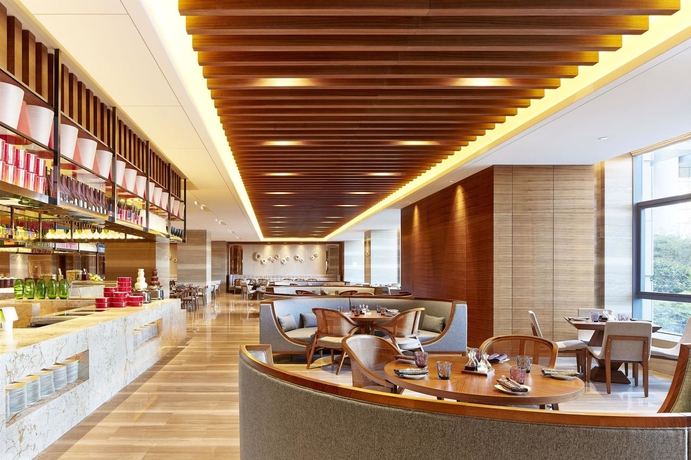 Imagen del bar/restaurante del Hotel Sheraton Grand Zhengzhou. Foto 3