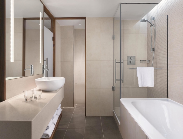 Imagen de la habitación del Hotel Sheraton Grand and Spa, Edinburgh. Foto 6