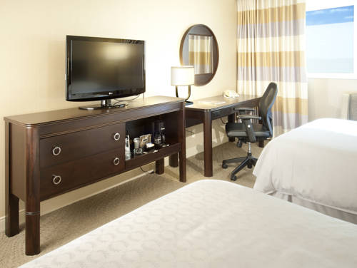 Imagen de la habitación del Hotel Sheraton Greensboro at Four Seasons. Foto 7