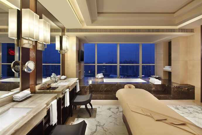 Imagen de la habitación del Hotel Sheraton Guangzhou. Foto 5