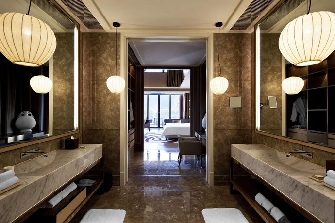 Imagen de la habitación del Hotel Sheraton Guangzhou Huadu Resort. Foto 9