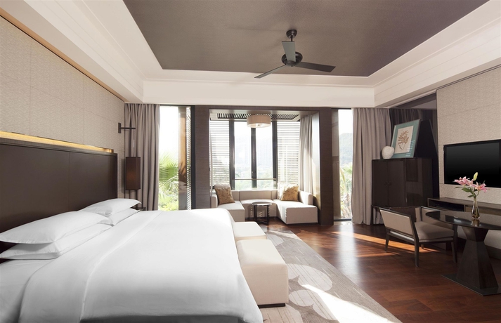 Imagen de la habitación del Hotel Sheraton Guangzhou Huadu Resort. Foto 10