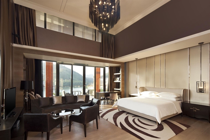 Imagen de la habitación del Hotel Sheraton Guangzhou Huadu Resort. Foto 14