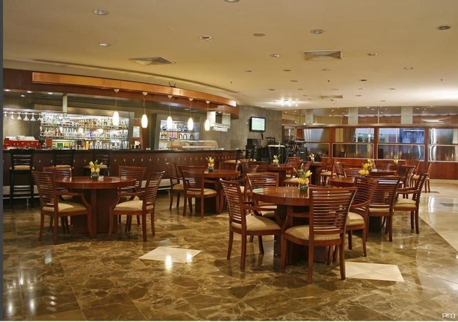 Imagen del bar/restaurante del Hotel Sheraton Guayaquil. Foto 2