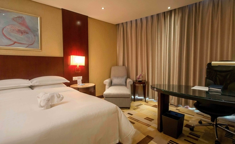 Imagen de la habitación del Hotel Sheraton Guiyang. Foto 16