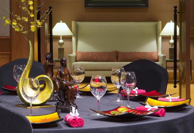 Imagen del bar/restaurante del Hotel Sheraton Hanoi. Foto 8
