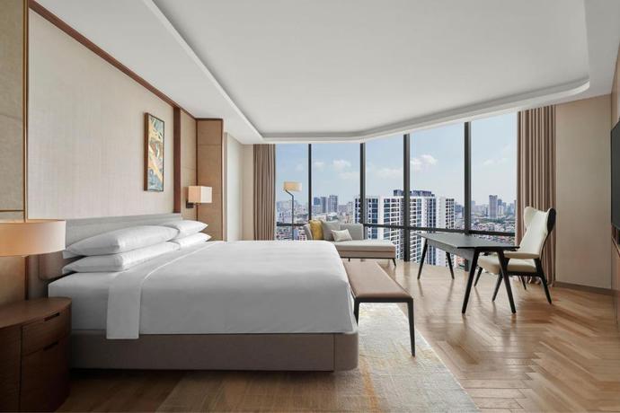 Imagen de la habitación del Hotel Sheraton Hanoi West. Foto 5