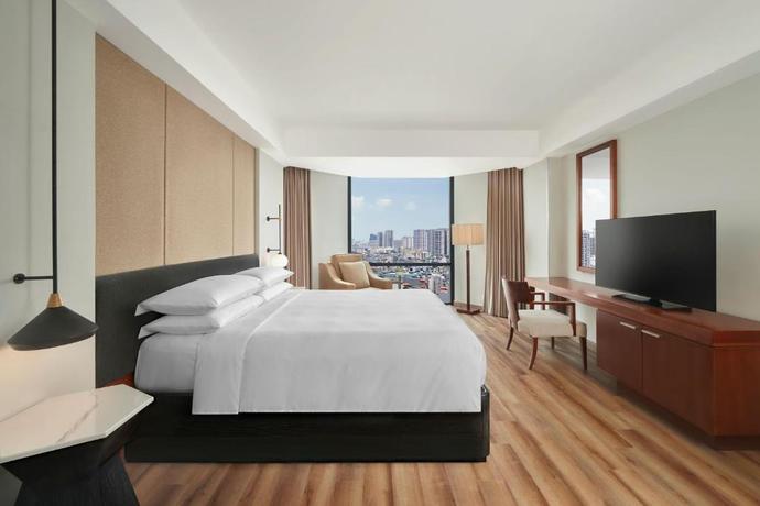 Imagen de la habitación del Hotel Sheraton Hanoi West. Foto 9
