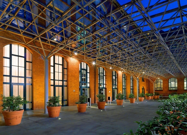 Imagen de los exteriores del Hotel Sheraton Hanover Pelikan. Foto 14