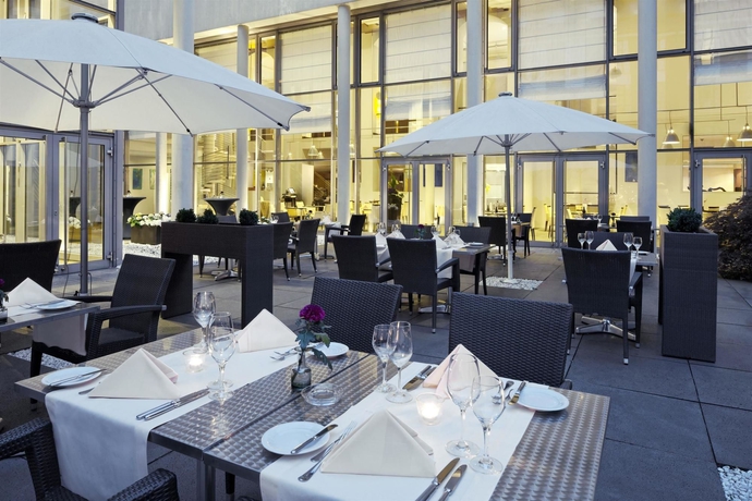 Imagen del bar/restaurante del Hotel Sheraton Hanover Pelikan. Foto 5