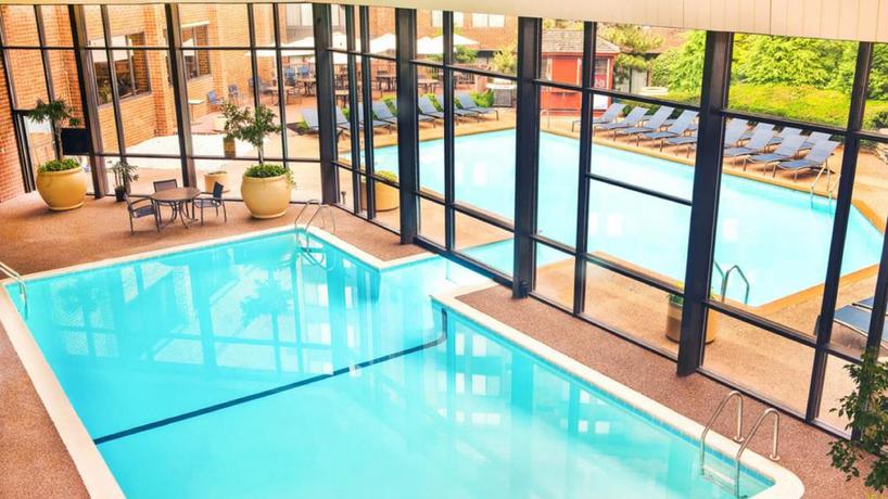 Imagen de la piscina del Hotel Sheraton Harrisburg Hershey. Foto 12