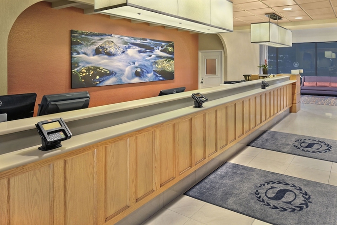 Imagen de los interiores del Hotel Sheraton Hartford At Bradley Airport. Foto 18