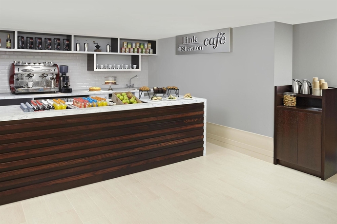 Imagen del bar/restaurante del Hotel Sheraton Heathrow. Foto 3