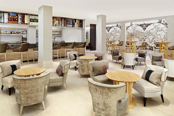 Imagen del bar/restaurante del Hotel Sheraton Heathrow. Foto 4