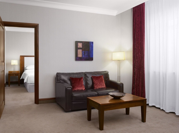 Imagen de la habitación del Hotel Sheraton Heathrow. Foto 9