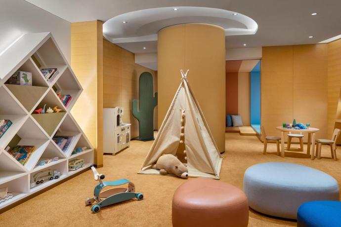 Imagen de los interiores del Hotel Sheraton Hong Kong Tung Chung. Foto 12