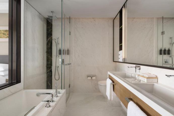 Imagen de la habitación del Hotel Sheraton Hong Kong Tung Chung. Foto 4