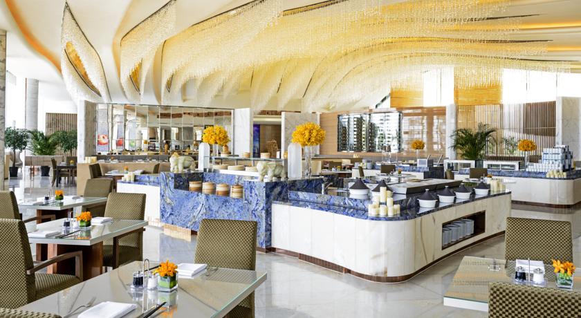Imagen del bar/restaurante del Hotel Sheraton Huzhou Taihu Lake Hot Spring Resort and Spa. Foto 5