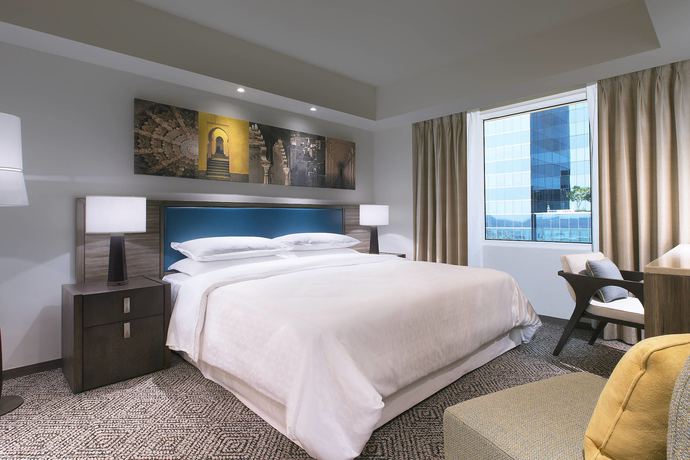 Imagen de la habitación del Hotel Sheraton Hyderabad. Foto 17