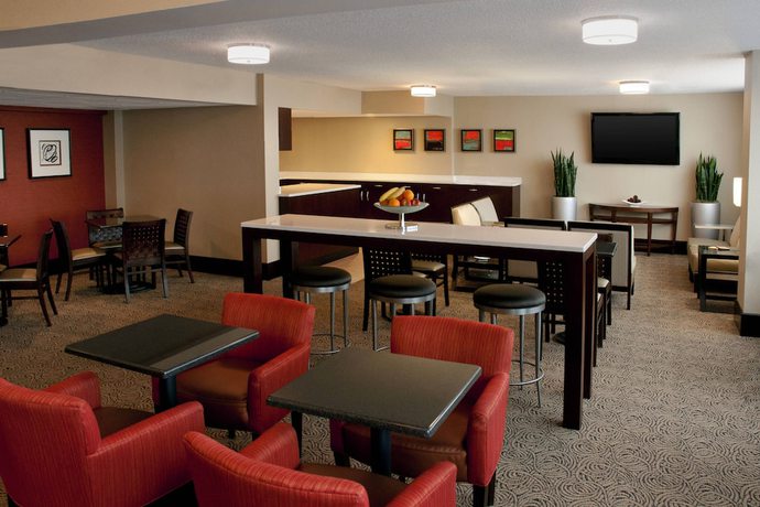 Imagen del bar/restaurante del Hotel Sheraton Imperial Hotel Raleigh-Durham Airport at Research Triangle Park. Foto 2
