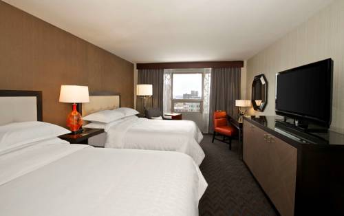 Imagen de la habitación del Hotel Sheraton Indianapolis City Centre. Foto 9