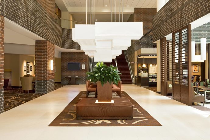 Imagen de los interiores del Hotel Sheraton Indianapolis at Keystone Crossing. Foto 17