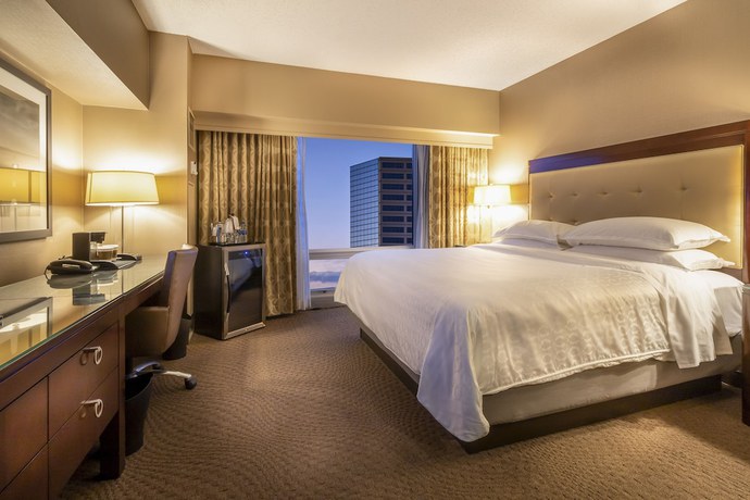 Imagen de la habitación del Hotel Sheraton Indianapolis at Keystone Crossing. Foto 5
