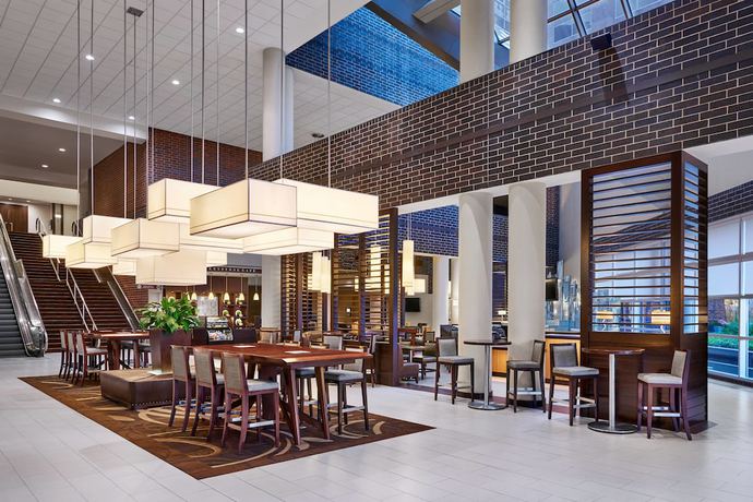 Imagen de los interiores del Hotel Sheraton Indianapolis at Keystone Crossing. Foto 18