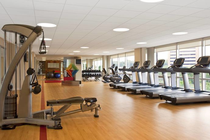 Imagen de los interiores del Hotel Sheraton Indianapolis at Keystone Crossing. Foto 19