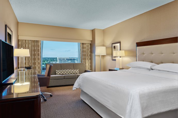 Imagen de la habitación del Hotel Sheraton Indianapolis at Keystone Crossing. Foto 12