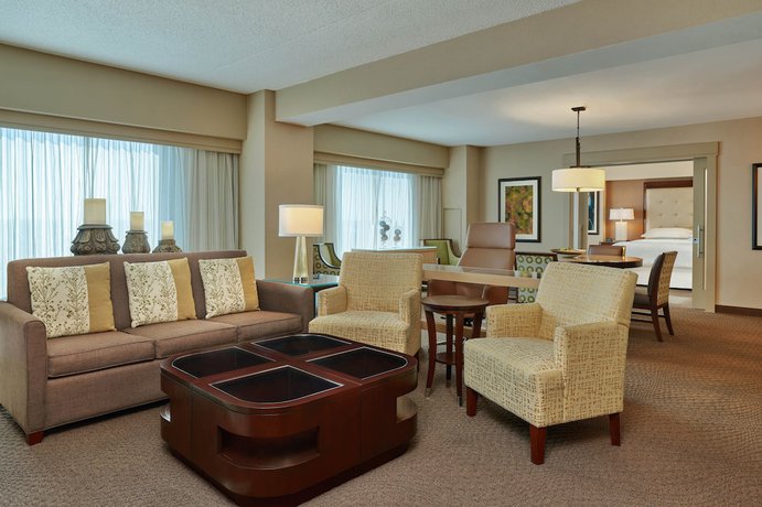 Imagen de la habitación del Hotel Sheraton Indianapolis at Keystone Crossing. Foto 14