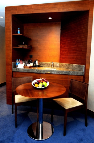 Imagen de la habitación del Hotel Sheraton Istanbul Atakoy. Foto 3