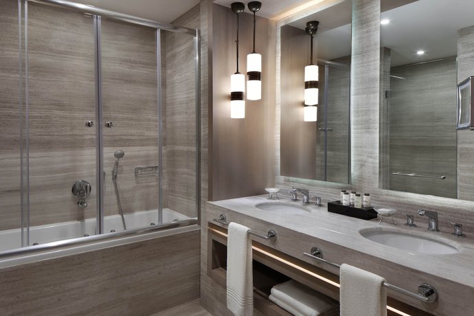 Imagen de la habitación del Hotel Sheraton Istanbul City Center. Foto 12