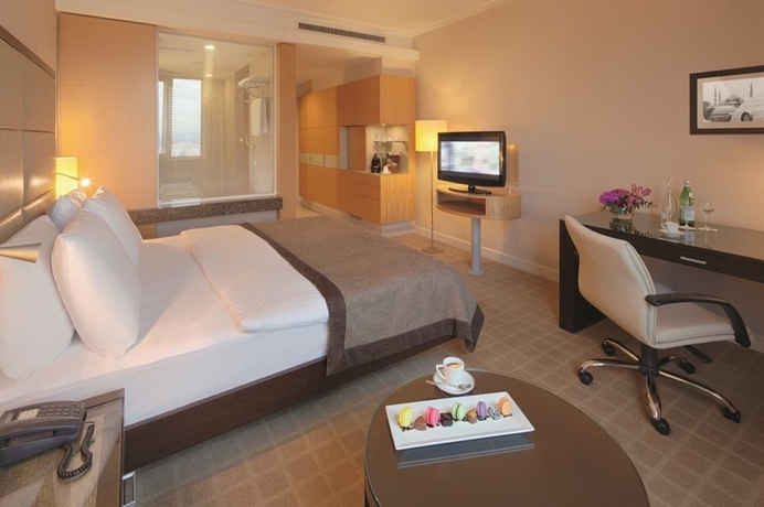 Imagen de la habitación del Hotel Sheraton Istanbul Levent. Foto 5