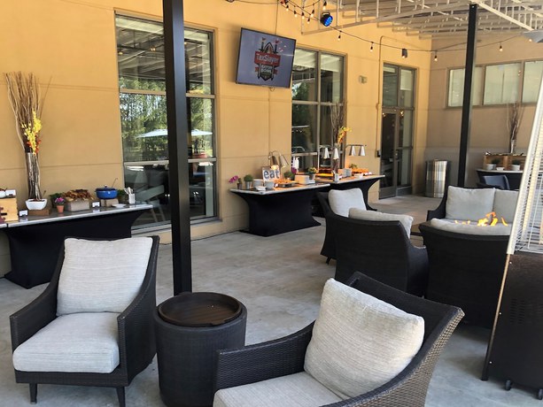 Imagen del bar/restaurante del Hotel Sheraton Jacksonville. Foto 5