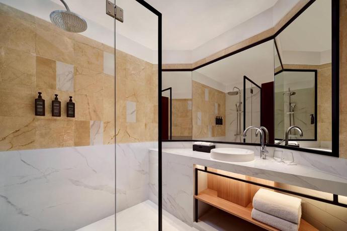 Imagen de la habitación del Hotel Sheraton Jakarta Soekarno Hatta Airport. Foto 4