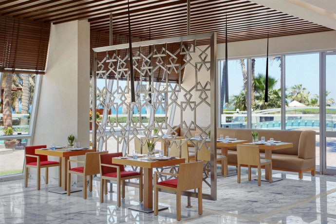 Imagen del bar/restaurante del Hotel Sheraton Jeddah. Foto 6