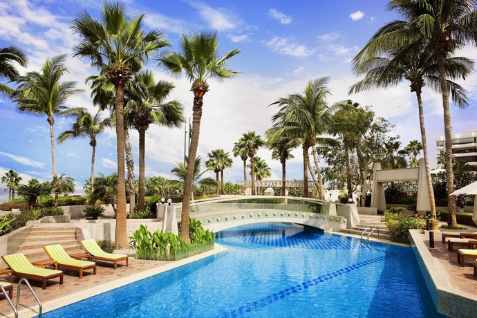 Imagen de la piscina del Hotel Sheraton Jeddah. Foto 16