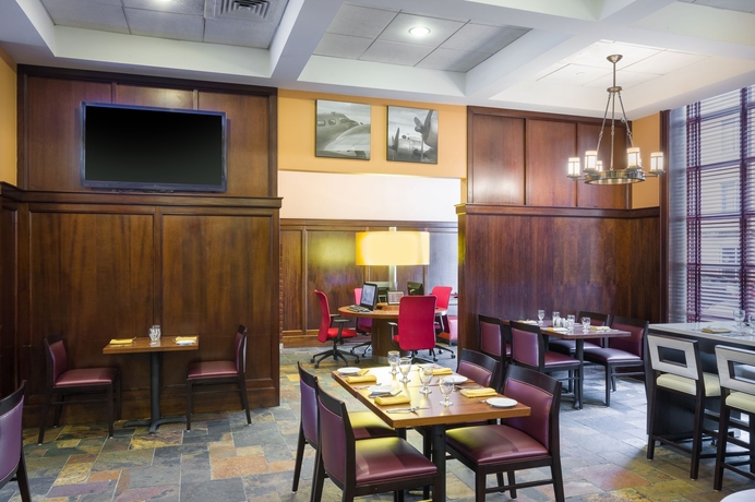 Imagen del bar/restaurante del Hotel Sheraton Jfk. Foto 5