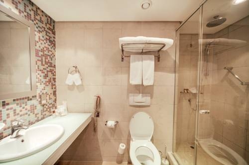 Imagen de la habitación del Hotel Sheraton Kampala. Foto 8