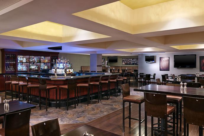 Imagen del bar/restaurante del Hotel Sheraton Kansas City At Crown Center. Foto 2