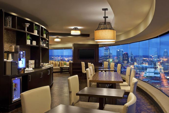 Imagen del bar/restaurante del Hotel Sheraton Kansas City At Crown Center. Foto 3