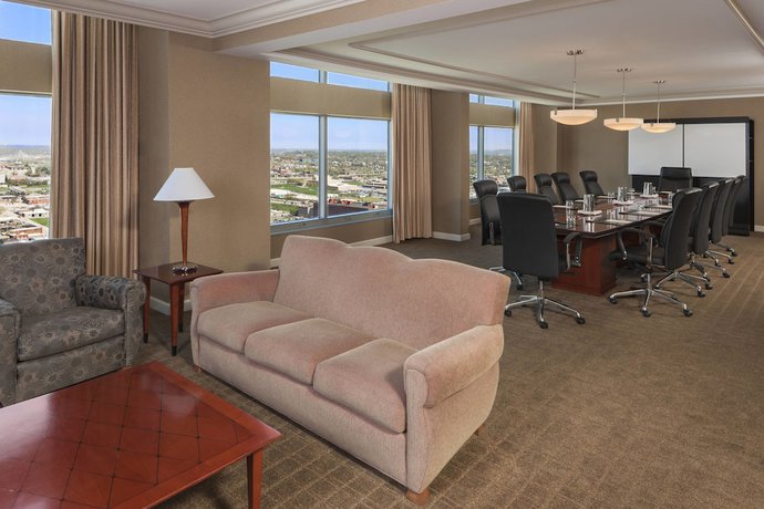 Imagen de los interiores del Hotel Sheraton Kansas City At Crown Center. Foto 18