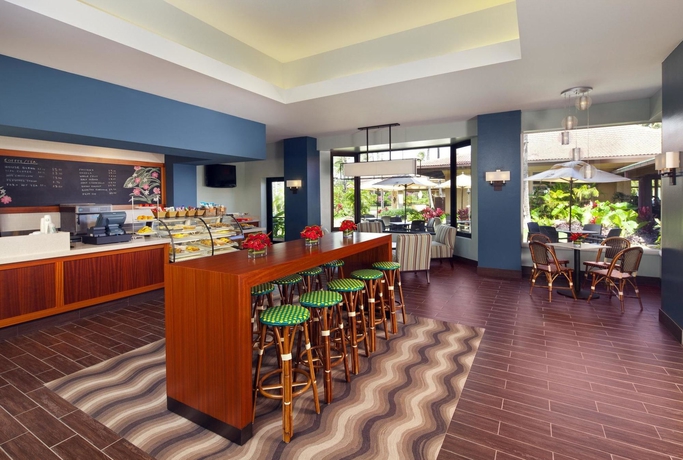 Imagen del bar/restaurante del Hotel Sheraton Kauai Resort. Foto 10