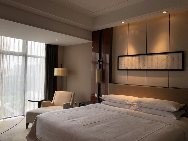 Imagen de la habitación del Hotel Sheraton Langfang Chaobai River Hotel. Foto 7