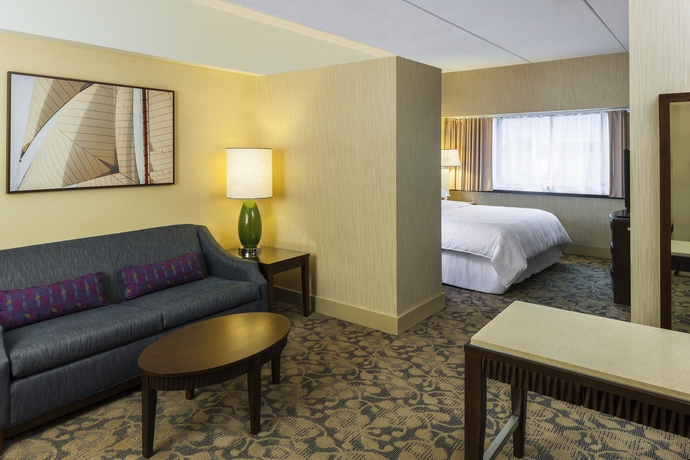 Imagen de la habitación del Hotel Sheraton Lincoln Harbor. Foto 4