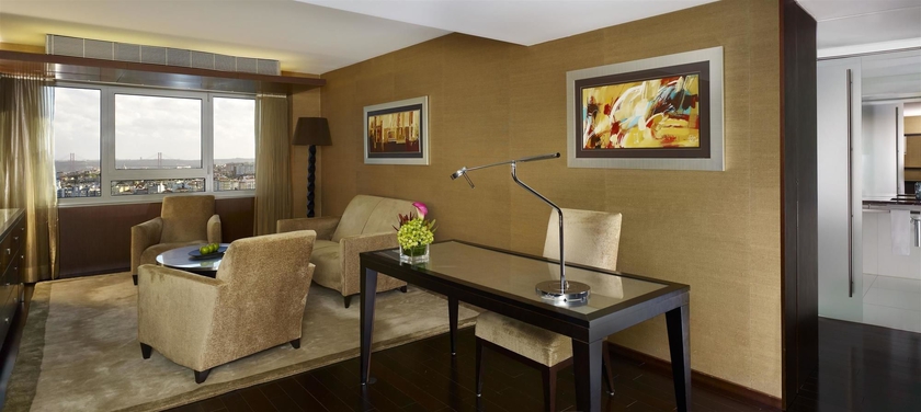 Imagen de la habitación del Hotel Sheraton Lisboa and Spa. Foto 7