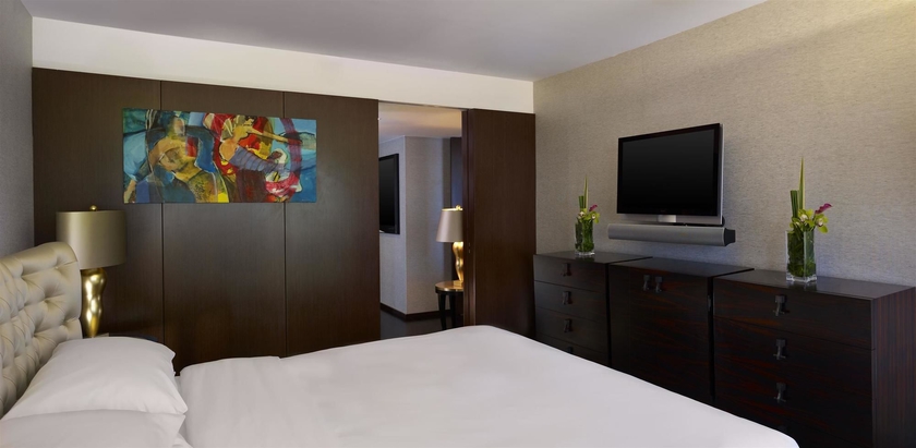 Imagen de la habitación del Hotel Sheraton Lisboa and Spa. Foto 8